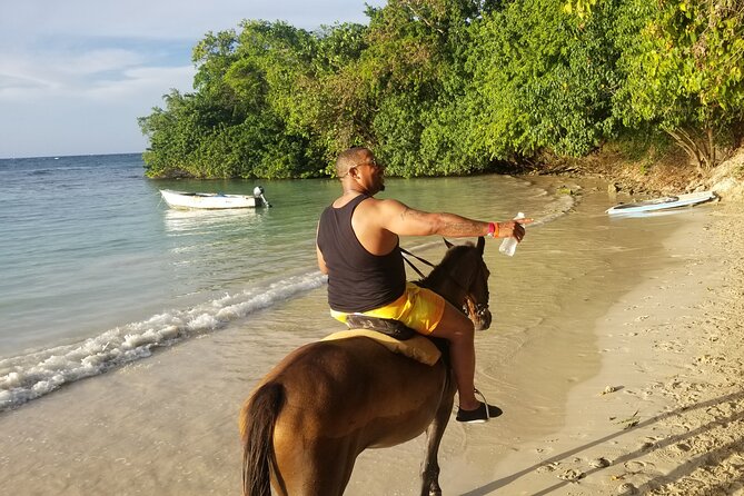 3. Dunn's River Falls Ocho Rios Private FunDay Tour - Food stop energy on the way back: Scotchies and patties