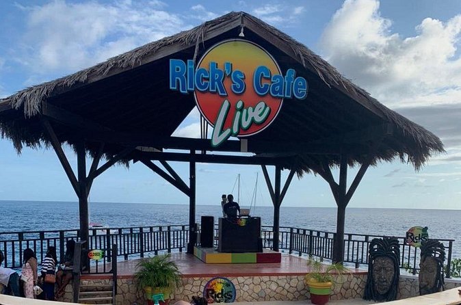 7 Mile Beach and Rick's Cafe in Negril from Montego Bay Private Tour - Stop 2: Seven Mile Beach for White Sand and Emerald Sea
