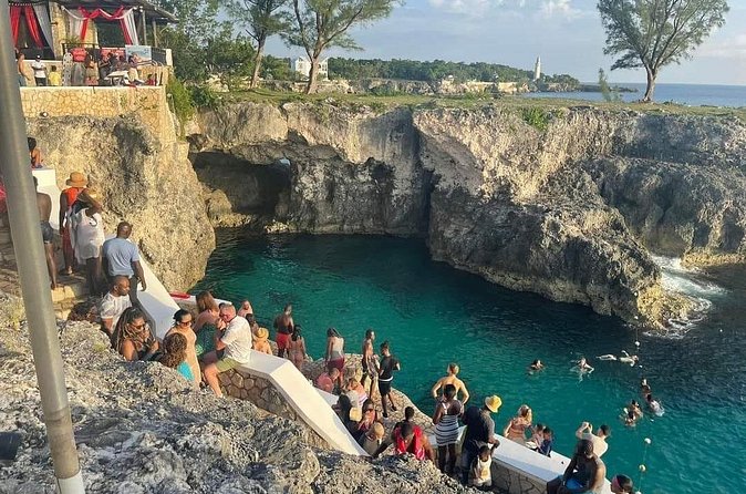 7 Mile Beach and Rick's Cafe in Negril from Montego Bay Private Tour - Price and Logistics: Is $120 Per Person Fair Value?