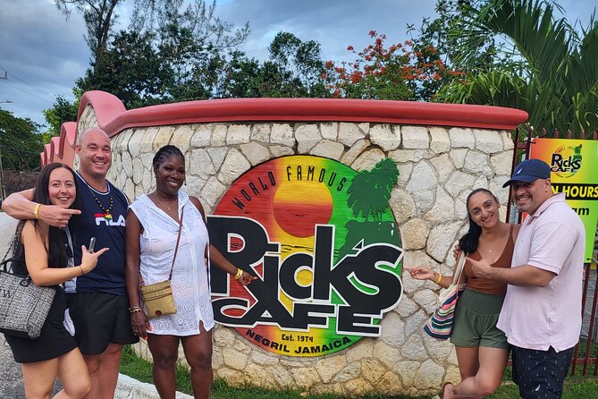 7 Mile Beach and Rick's Cafe Private Tour - Service level: what friendliness and reliability really change