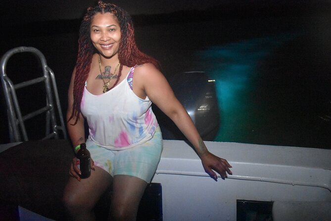 Bioluminescent Lagoon Tour: Night Swimming and Liming in Jamaica - Liming on shore: the social half you don’t want to rush