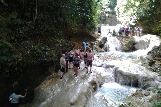 Blue Hole and River Tubing from Montego Bay - FAQ