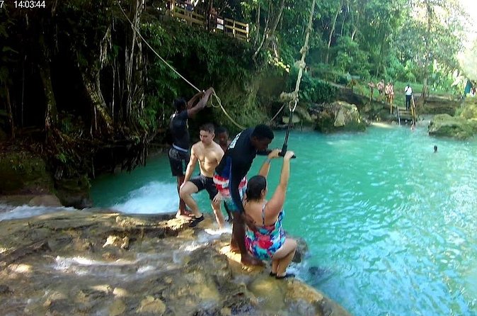 Blue Hole and Secret Falls plus Dunn's River Falls Combo Tour - Private tour comfort: what “private” actually feels like