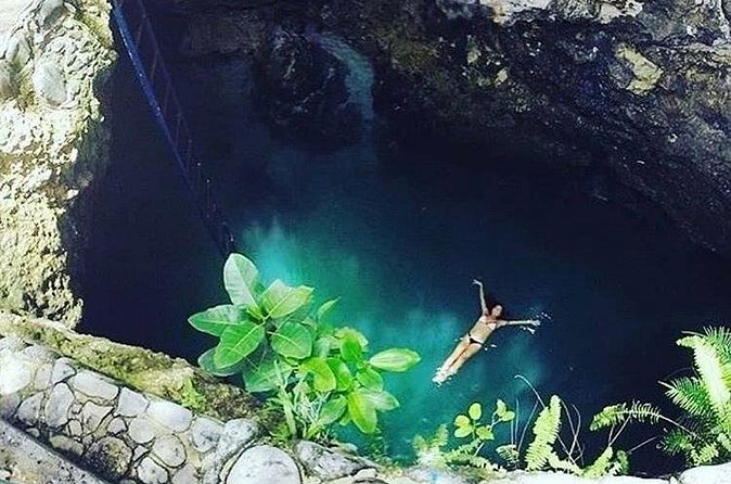 Blue Hole Mineral Spring and Rick's Cafe - What the 5–8 Hour schedule really feels like