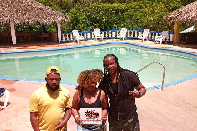 Blue Hole Mineral Spring, Seven Mile Beach, Ricks Cafe/ Shopping Private Tour - Rick’s Cafe: reggae, cliff show energy, and sunset timing