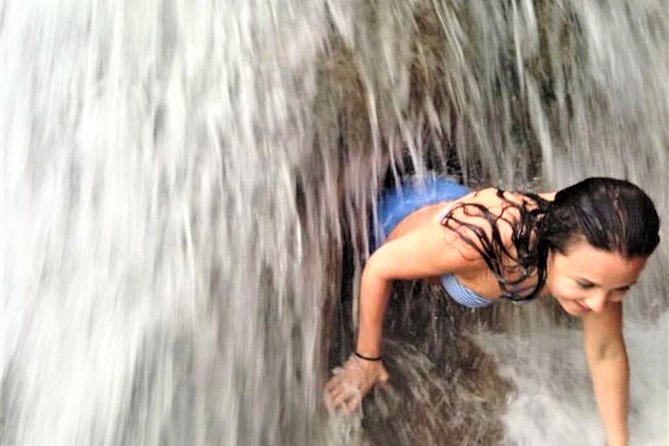 Blue Hole, Secret Falls, and Dunn's River Falls Combo Day-Trip - Lunch at Scotchies Outdoor Garden Restaurant: Jerk Food, Wet-Day Practicality