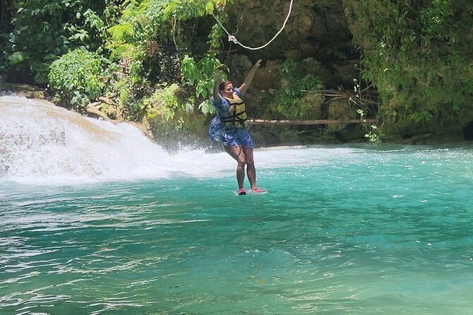 Bluehole and Bamboo Rafting from Montego Bay - White River Bamboo Avenue: Calm Rafting With a Chance at Limestone Massage