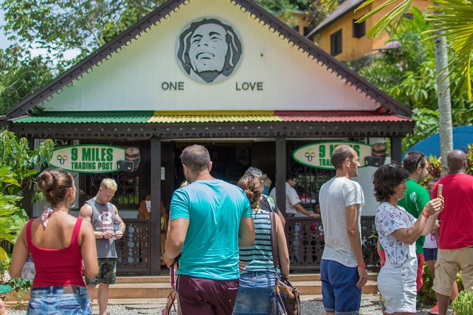 Bob Marley 9 Mile Tour Admission - Bob Marley Mausoleum and Cedella’s resting place: more than a stop