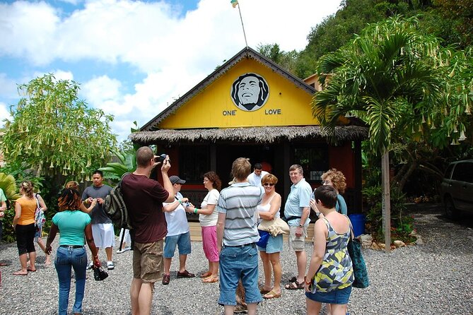 Bob Marley Nine Miles, sightseeing and local food and fruit stop - The story isn’t just history; it’s songs and culture