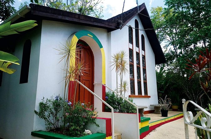 Bob Marley Nine Miles, sightseeing and local food and fruit stop - How long is a 4-hour tour, really?