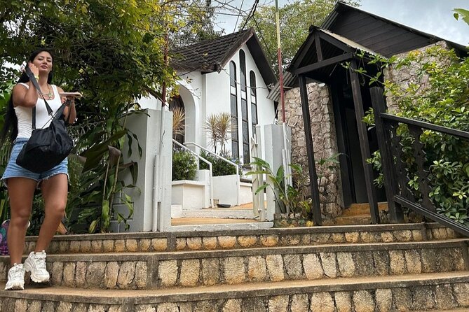 Bob Marley's Nine Mile Tour with Admission from Montego Bay - Nine Mile: birthplace and final resting place in about 1.5 hours