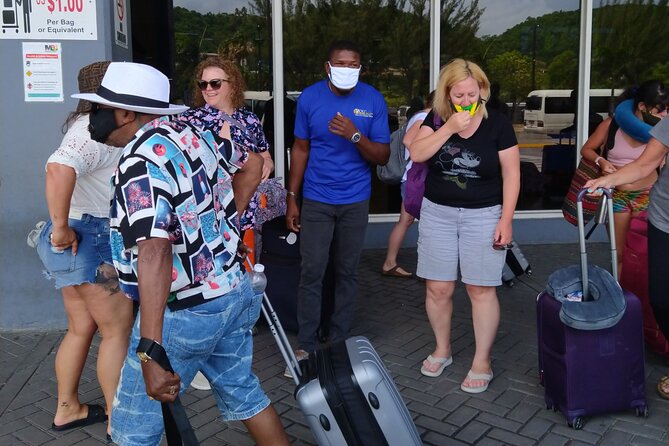 Breathless & Secrets Airport Transfer - The mini tour and the optional Patois video on the way