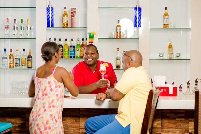 Departure Shuttle to Airport, Club Mobay Fast Track & VIP Lounge Combo - Fast-track security: is it really worth it?