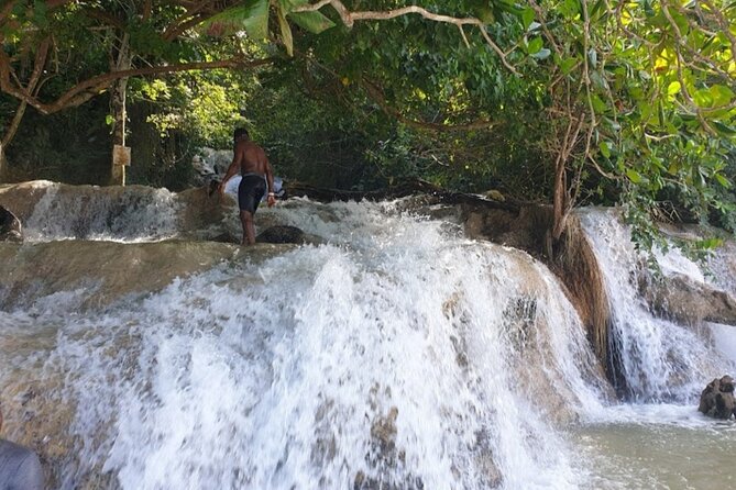 Dunn's River Fall's - The Green Grotto Caves pass: a history stop without the time sink