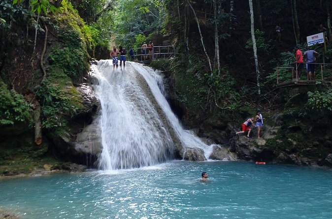 Dunn's River Falls - Air-conditioned transport plus a realistic timeline (5 to 6 hours)