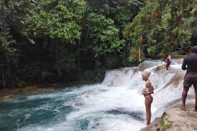 Dunn's River Falls & Blue Hole from Montego Bay or Falmouth - Getting picked up and moving: what the ride adds to the day