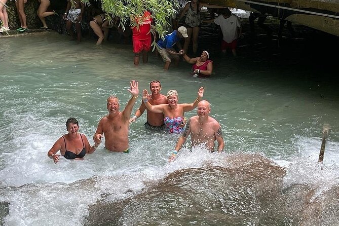Dunn's River Falls Climb and Beach Include Entry Fee (ᵔᵕᵔ) - What I’d pack and plan for a falls-and-beach day