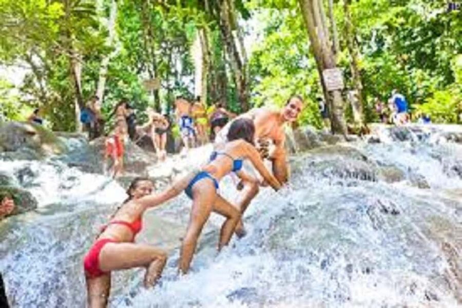 Dunn's River Falls Day Tour - Safety, guidance, and why Claude shows up in the memory