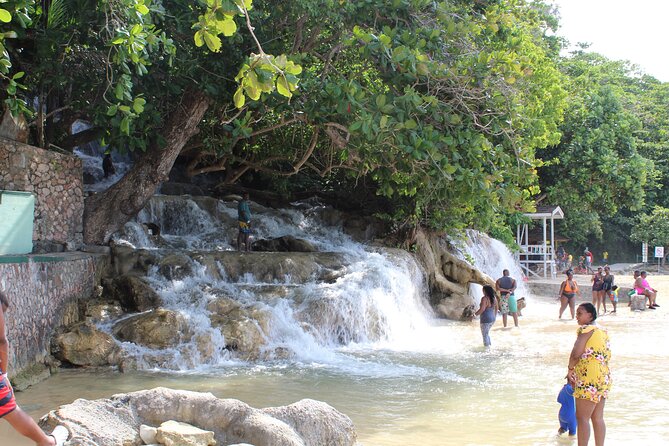 Dunn's River Falls Jamaica/Montego Bay/Falmouth - Shopping and food planning: how to avoid the hungry-stuck feeling