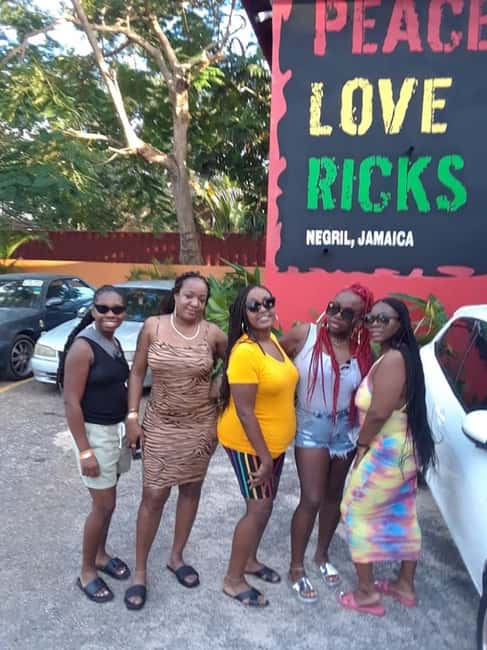 From Montego Bay: Negril Day Trip and Rick's Café Sunset - The open bar of rum punch: a small detail with a big payoff