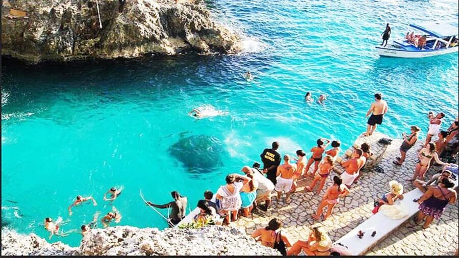 From Montego Bay: Negril Day Trip and Rick's Café Sunset - Rick’s Café at sunset: cliff divers, reggae music, and the 3,200-foot thrill option