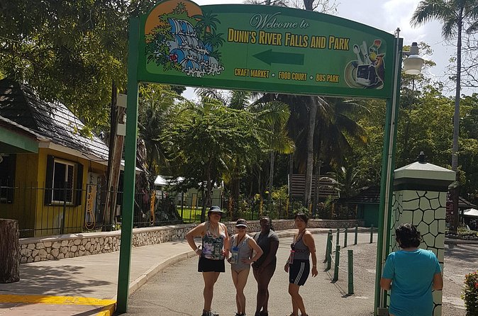 Horseback Riding Dunn's River Falls Adventure from Montego Bay - Entering Dunn’s River Falls: Climbing Up With Your Horse