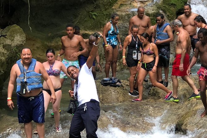 Jamaica Martha Brae River Rafting/Dunn’s River Falls Private Tour - Driving Plan and Timing: The 40-Minute Start and Ocho Rios Transfer