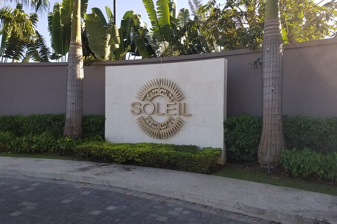 Luxury MBJ Airport Transfer to Montego Bay Hotels - The Chauffeur and Concierge Setup: What “On Hand” Really Changes
