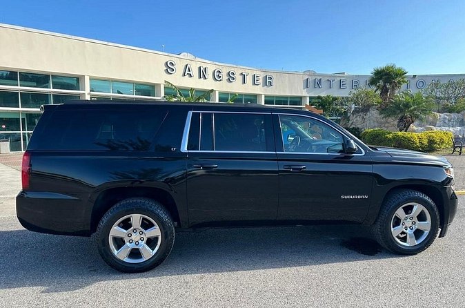 Luxury Montego Bay Airport Transfers - Drivers: English-speaking, professional, and helpful on the ground