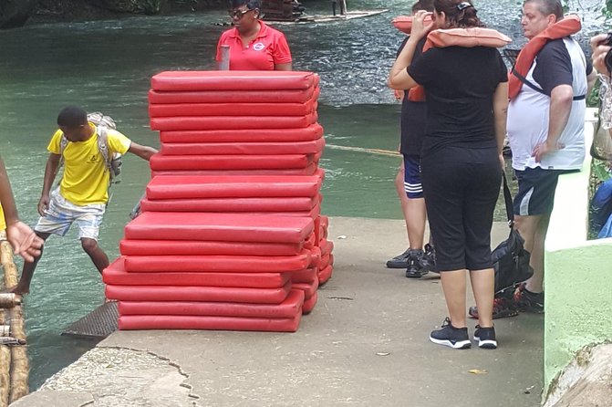 Martha Brae Rafting Adventure - Martha Brae River in Montego Bay: calm water, traditional bamboo, and a real local rhythm