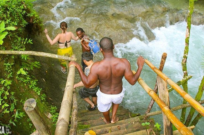 Mayfield Falls Private Tour - Swimming and Hiking: Plan for Wet Ground and Time for Fun
