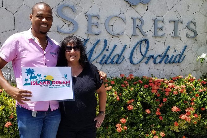 Montego Bay Airport Private Taxi: Secrets St James/ Wild Orchid - Finding Your Driver: Groovy Grouper Bar Name Sign