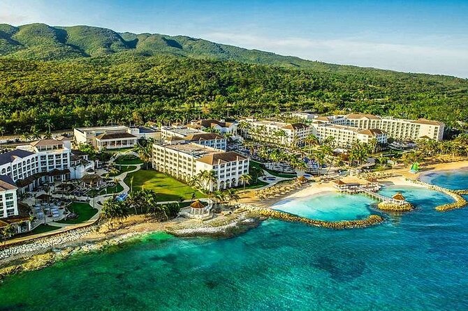 Montego Bay Airport Private Transfer To Montego Bay Hotels - Group size, privacy, and the feel of a private ride