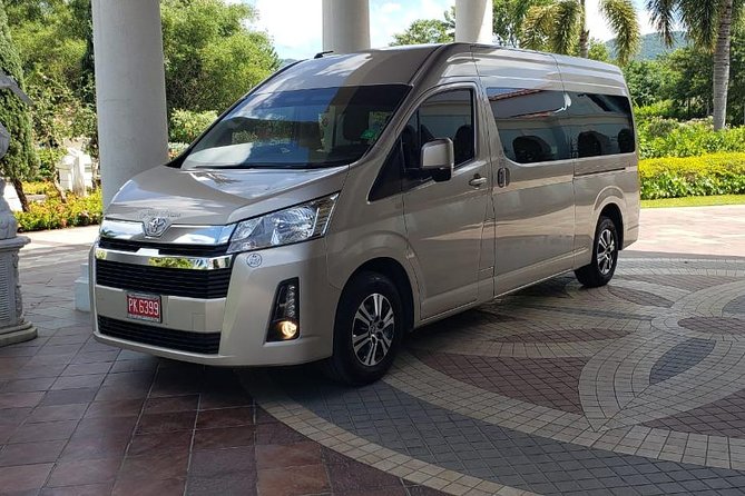 Montego Bay Airport To Luxury Bahia Principe Runaway Bay - Price and Value: $50.03 Per Person for Private Comfort