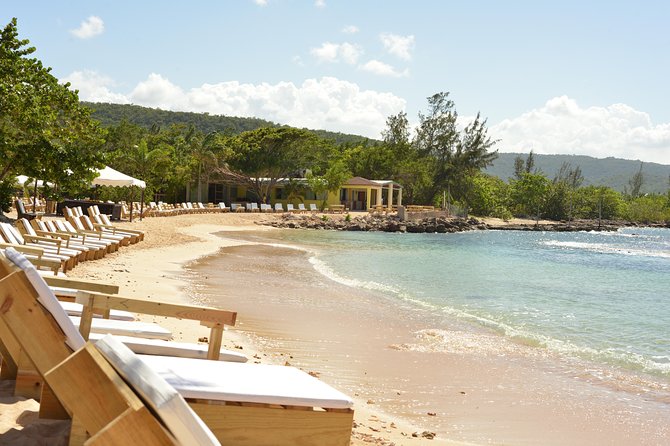 Montego Bay: Bamboo Beach Club VIP Access with Lunch & Cocktails - VIP beach day comfort at Bamboo Beach Club