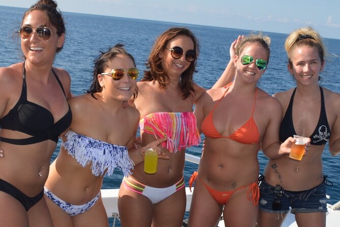 Montego Bay Catamaran: Snorkel Tour with Open Bar & Reggae DJ - Group Size and Boat Comfort: What 60 People Means