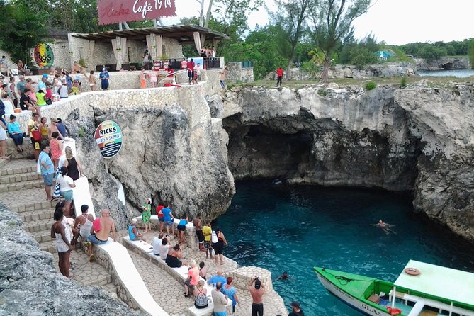 Montego Bay Excursion Negril 7 Miles Beach, Rick's Cafe and Time Square Shopping - Margaritaville: The Familiar Stop Where Lunch Becomes Your Choice
