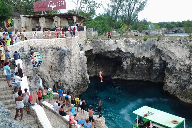 Montego Bay Excursion Negril 7 Miles Beach, Rick's Cafe and Time Square Shopping - Price Value: What $135.50 Actually Covers