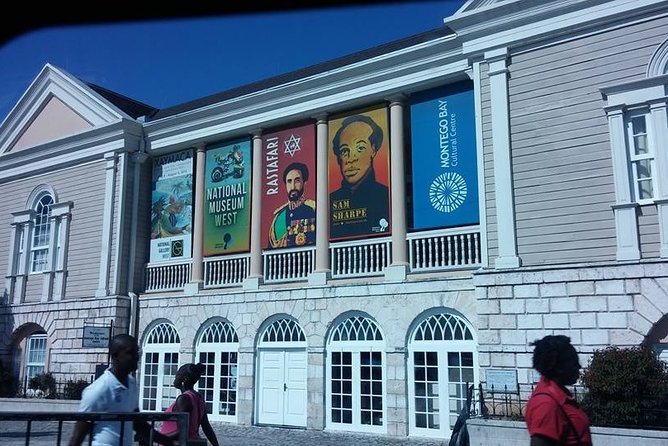 Montego Bay Highlights Tour from Montego Bay - Stop 2: Scotchies Drax Hall for jerk chicken and pork