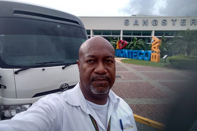 Montego Bay Hotels Private Airport Transfer to Sangster International (MBJ) - Timing that adjusts: instant confirmation and flight tracking