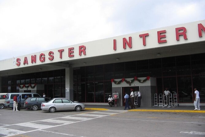 Montego Bay Jamaica Airport Transfer to Hotels in Montego Bay - The drive: short, safe, and calmer than you’d expect