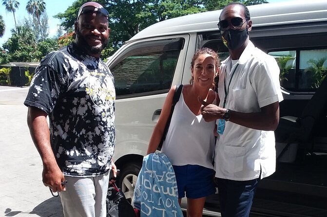 Montego Bay Jamaica MBJ Airport Transfer to Hotels in Montego Bay - Included Comfort Perks: WiFi, Water, and Drinks