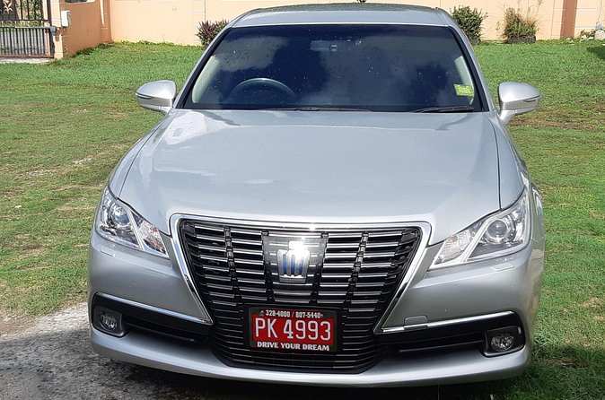 Montego Bay Private Airport Transfers to Montego Bay Hotels in the airport area - Inside the car: clean air-conditioning and drivers who keep things moving