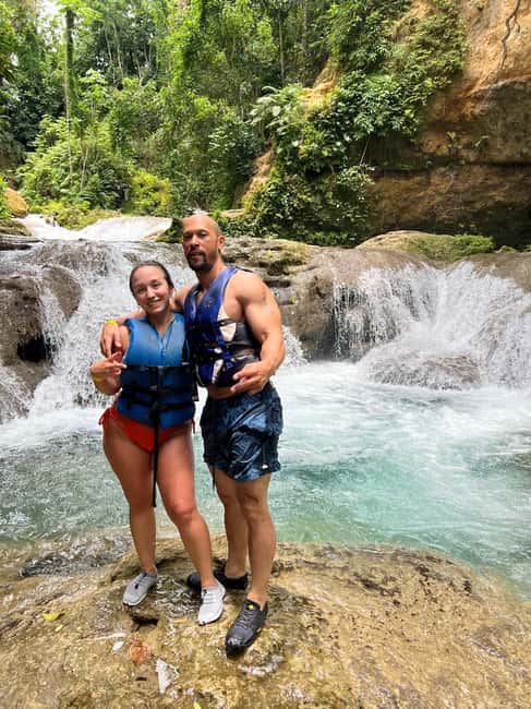 Montego Bay: Private Dunn's River Falls and Blue Hole Tour - Dunn’s River Falls: The 600-Foot Climb With Guide Support