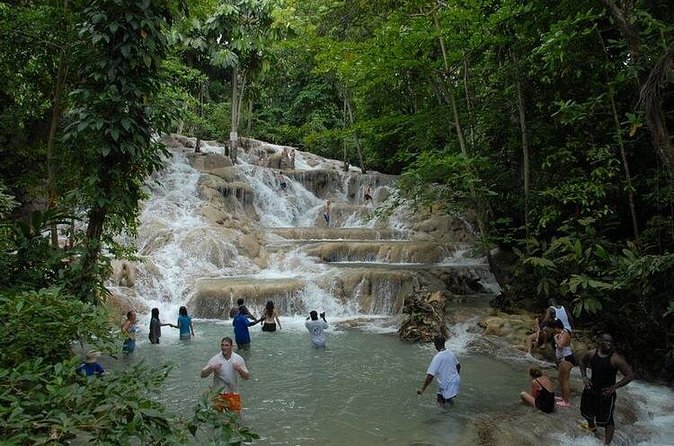 Montego Bay tour: Dunn's River Falls - Scotchies jerk stop: fast flavor, local food choices