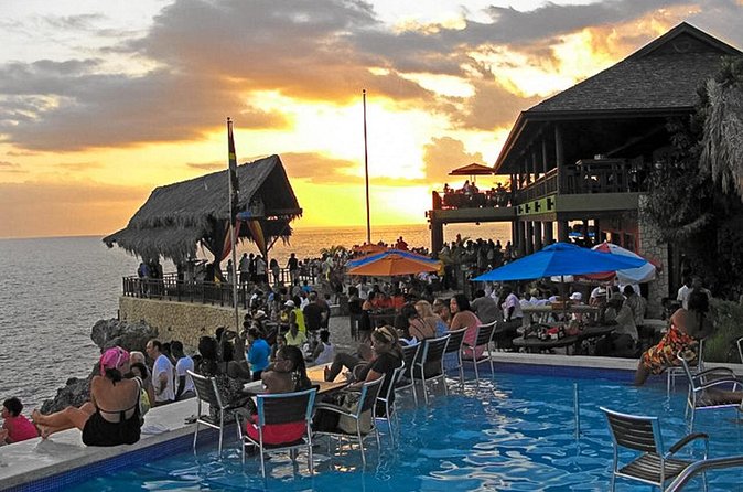Negril 7 Miles Beach, Ricks Cafe and Shopping - Getting there: pickup from Montego Bay (and a smoother ride)