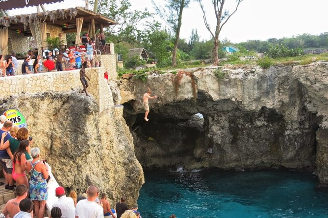 Negril Beach Break and Ricks Cafe - Montego Bay Cruise Port - Getting There From the Cruise Area: Pickup, 6 Hours, and a Full Day Beat