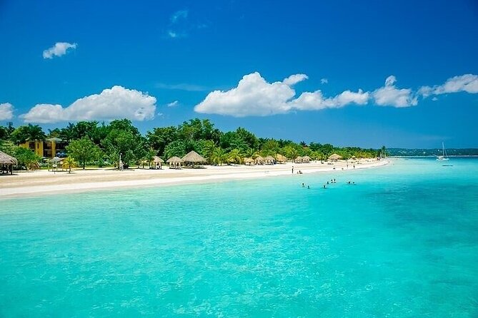 Negril Beach, Ricks Cafe and Margaritaville from Montego Bay - Rick’s Café: divers, live reggae, and the sunset factor