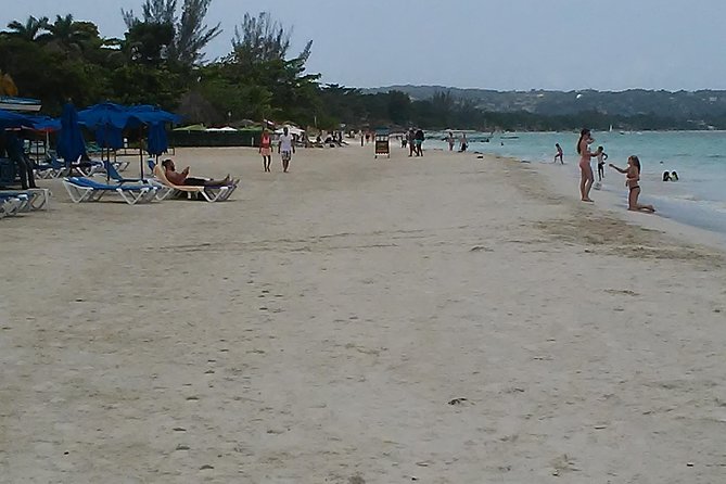 Negril seven Miles Beaches & Shopping Only | Spend more time on the Beach: - Live entertainment and guide energy: the day feels human