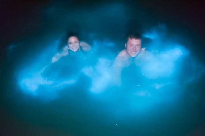 Night Tour-Luminating Blue Lagoon Waters - Small group size (max 12): why it changes the vibe